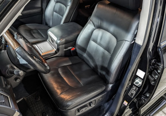 Подержанный автомобиль Toyota Land Cruiser Suv 2015 года (20 фото)