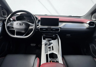 Подержанный автомобиль Geely Coolray 2023 года (9 фото)