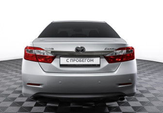 Подержанный автомобиль Toyota Camry Sedan 2013 года (6 фото)
