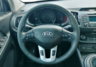 Подержанный автомобиль Kia Sportage 2012 года (12 фото)