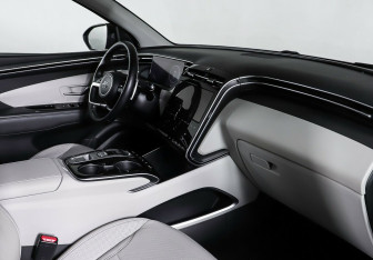 Подержанный автомобиль Hyundai Tucson 2022 года (10 фото)