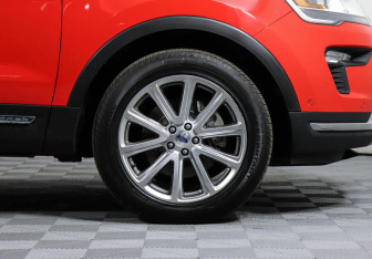 Подержанный автомобиль Ford Explorer 2018 года (5 фото)