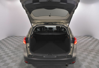 Подержанный автомобиль Ford Focus Hatchback 2017 года (13 фото)