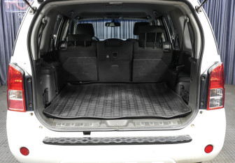Подержанный автомобиль Nissan Pathfinder 2014 года (10 фото)