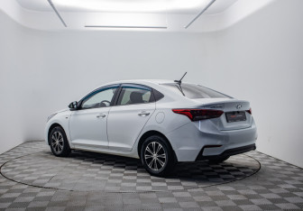 Подержанный автомобиль Hyundai Solaris Sedan 2017 года (7 фото)