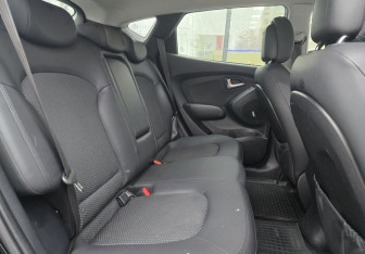 Подержанный автомобиль Hyundai ix35 2012 года (11 фото)