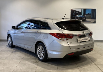 Подержанный автомобиль Hyundai i40 Wagon 2015 года (7 фото)