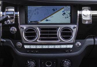 Подержанный автомобиль Rolls-Royce Ghost 2010 года (27 фото)