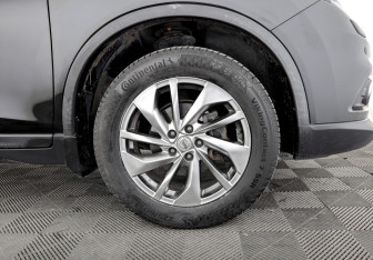 Подержанный автомобиль Nissan X-Trail 2016 года (18 фото)