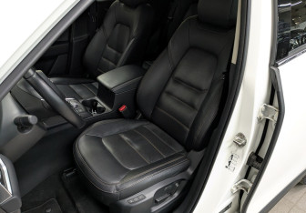 Подержанный автомобиль Mazda CX-5 2022 года (19 фото)