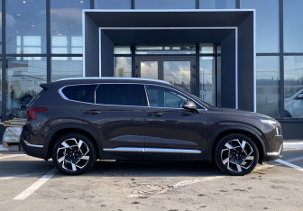 Подержанный автомобиль Hyundai Santa Fe 2021 года (4 фото)