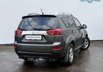 Подержанный автомобиль Peugeot 4007 2010 года (5 фото)