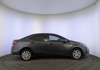 Подержанный автомобиль Toyota Corolla Sedan 2015 года (4 фото)