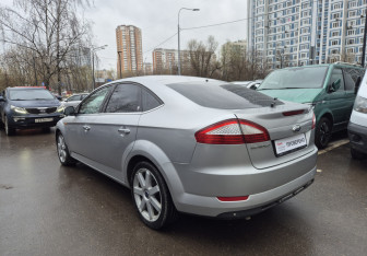 Подержанный автомобиль Ford Mondeo Liftback 2008 года (7 фото)