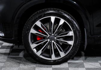 Подержанный автомобиль Geely Tugella 2024 года (15 фото)
