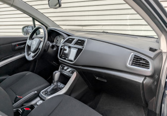 Подержанный автомобиль Suzuki SX4 Hatchback 2019 года (11 фото)