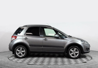 Подержанный автомобиль Suzuki SX4 Hatchback 2013 года (4 фото)