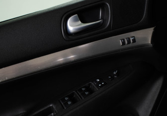 Подержанный автомобиль Infiniti G Sedan 2011 года (17 фото)
