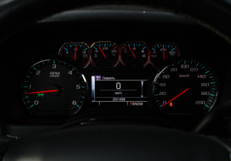 Подержанный автомобиль Chevrolet Tahoe 2016 года (31 фото)