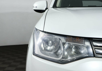 Подержанный автомобиль Mitsubishi Outlander 2013 года (7 фото)