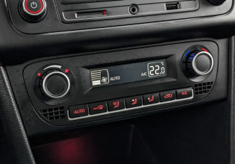 Подержанный автомобиль Volkswagen Polo Sedan 2017 года (21 фото)