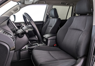 Подержанный автомобиль Toyota Land Cruiser Prado 2020 года (20 фото)