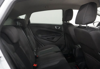 Подержанный автомобиль Ford Fiesta Hatchback 2018 года (13 фото)