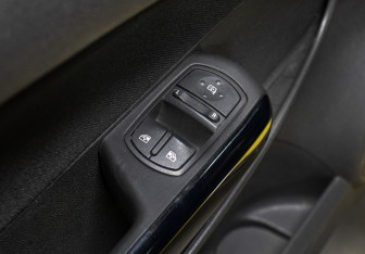 Подержанный автомобиль Opel Corsa 2007 года (21 фото)