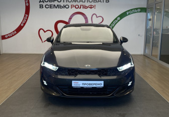 Подержанный автомобиль Kia K5 2021 года (3 фото)