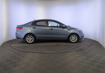 Подержанный автомобиль Kia Rio Sedan 2015 года (4 фото)