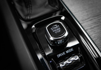 Подержанный автомобиль Volvo XC60 2021 года (17 фото)