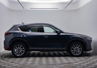 Подержанный автомобиль Mazda CX-5 2020 года (6 фото)