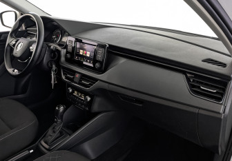 Подержанный автомобиль Skoda Rapid Liftback 2022 года (13 фото)