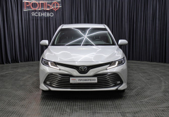 Подержанный автомобиль Toyota Camry Sedan 2020 года (2 фото)