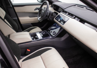 Подержанный автомобиль Land Rover Range Rover Velar 2019 года (9 фото)