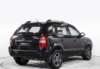 Подержанный автомобиль Hyundai Tucson 2008 года (5 фото)