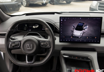 Подержанный автомобиль Zeekr 001 2024 года (11 фото)