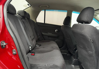 Подержанный автомобиль Nissan Tiida Sedan 2012 года (11 фото)