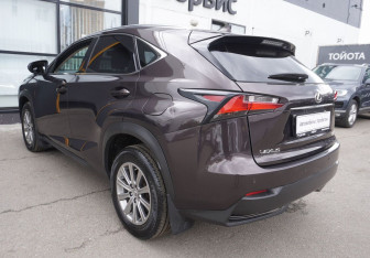 Подержанный автомобиль Lexus NX 2015 года (7 фото)