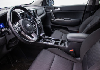 Подержанный автомобиль Kia Sportage 2018 года (10 фото)
