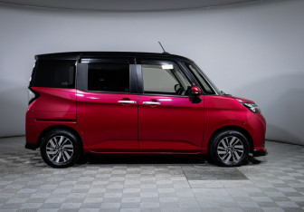 Подержанный автомобиль Toyota Tank 2018 года (4 фото)