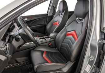 Подержанный автомобиль Kaiyi E5 2023 года (20 фото)