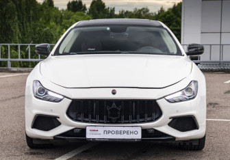 Подержанный автомобиль Maserati Ghibli Sedan 2016 года (2 фото)