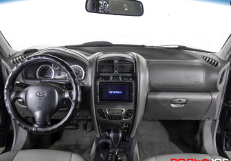Подержанный автомобиль Hyundai Santa Fe 2010 года (12 фото)