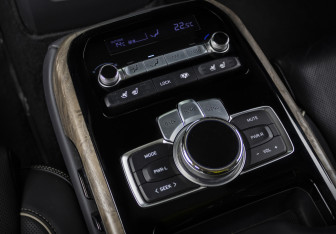 Подержанный автомобиль Genesis G90 2019 года (24 фото)