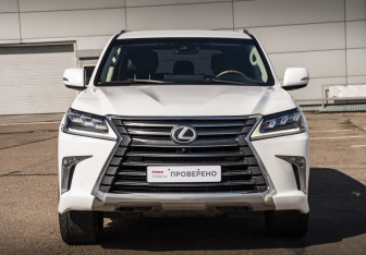 Подержанный автомобиль Lexus LX 2017 года (2 фото)