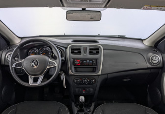 Подержанный автомобиль Renault Logan Sedan 2022 года (14 фото)