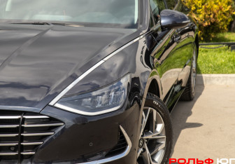 Подержанный автомобиль Hyundai Sonata 2021 года (17 фото)