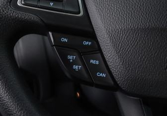 Подержанный автомобиль Ford Focus Sedan 2016 года (8 фото)