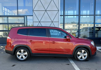 Подержанный автомобиль Chevrolet Orlando 2014 года (4 фото)